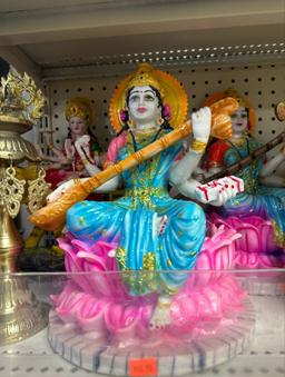 Saraswati Statue