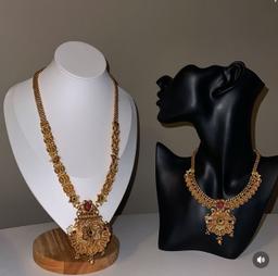 Regal Heirloom Necklace Set