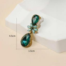 Green glass decor earring