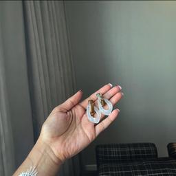 White fashionable geometric