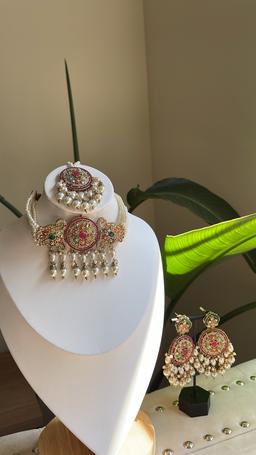 Pink and green necklace set