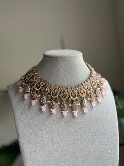 Light pink necklace set