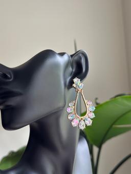Shiny glass drop earring 