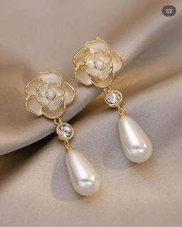 Flower drop earring